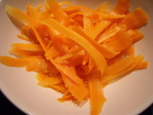 Tagliatelles de carottes, sauce à l'orange
