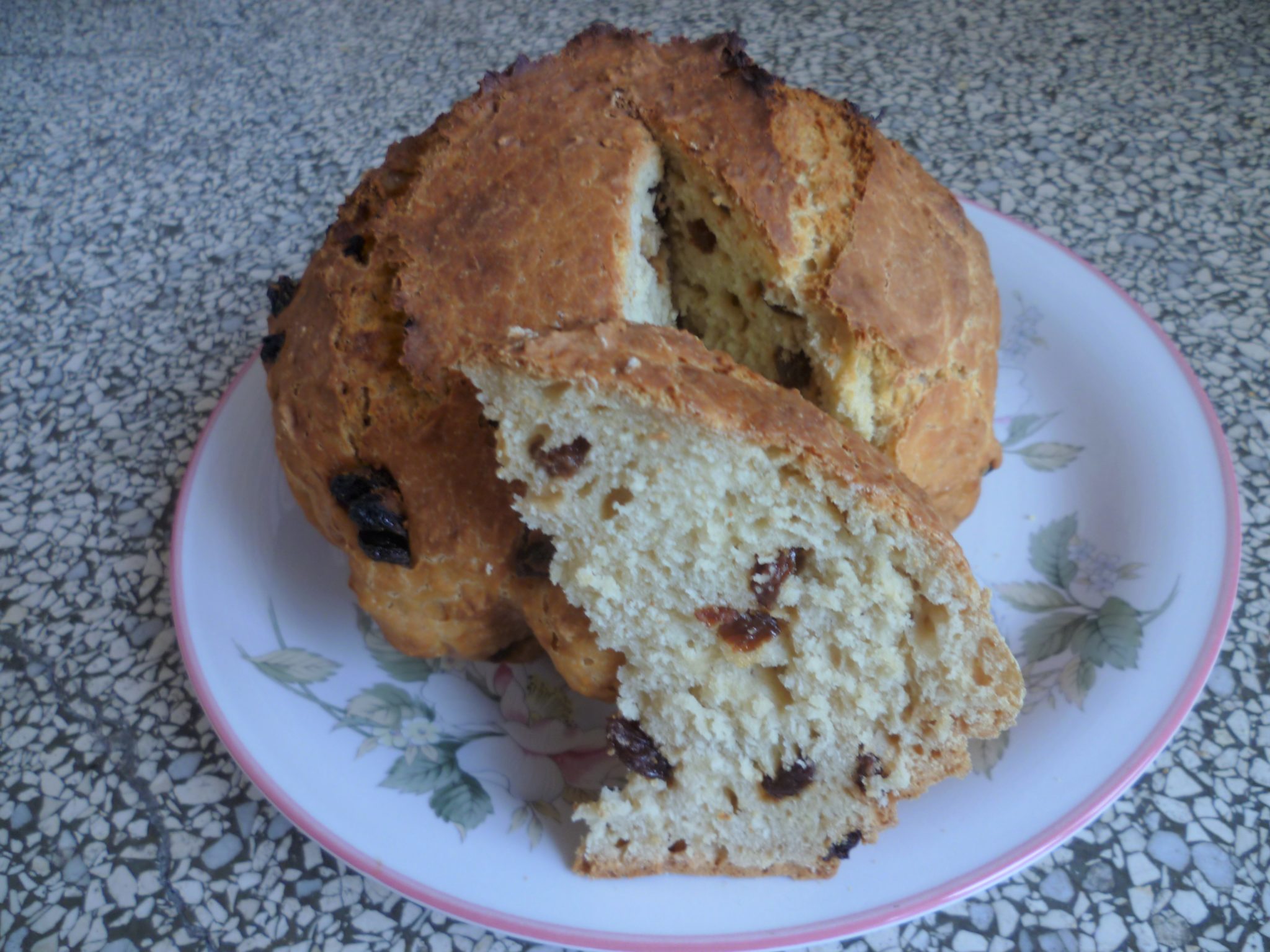 Soda bread aux raisins secs