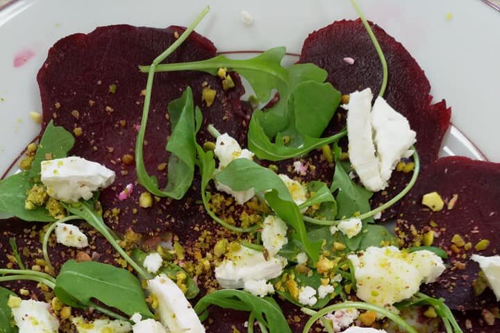 Carpaccio betteraves roquette feta